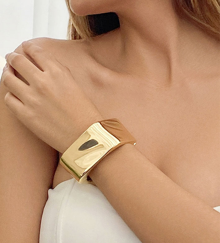 Irregular Wide Glossy Bracelet