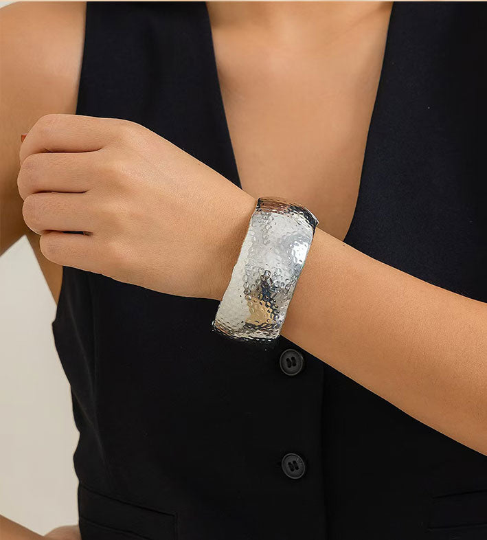 Tinfoil Pattern Spring Open Bracelet