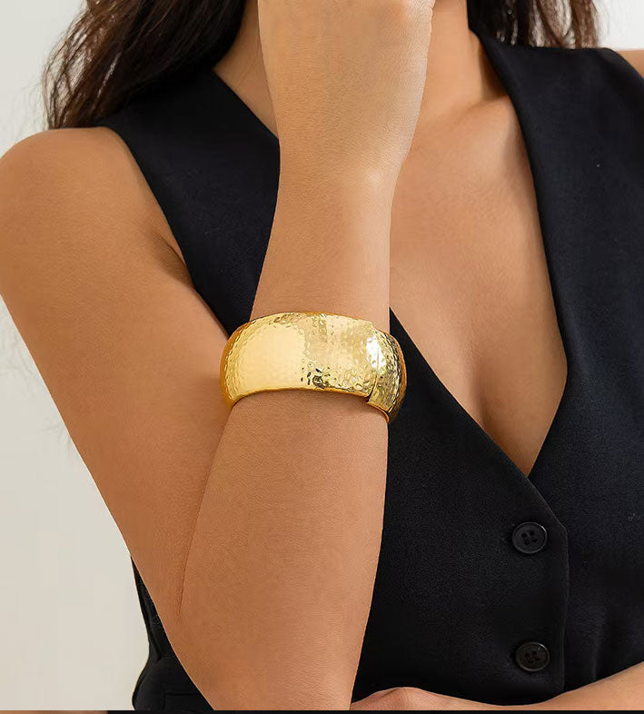 Tinfoil Pattern Spring Open Bracelet